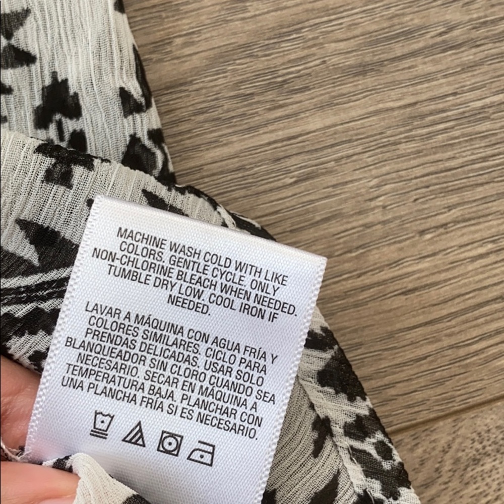Patterned Blouse - Picture 4 of 5